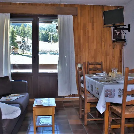4 Couchages Au Pied Des Pistes Avec Casier A Ski, 1850 - Fr-1-330-156